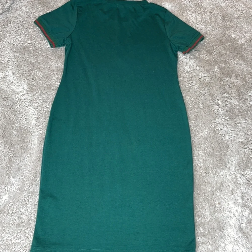 VOGUE Girls Emerald Green Queen Graphic Stripe Bodycon Dress — Size 16 XL